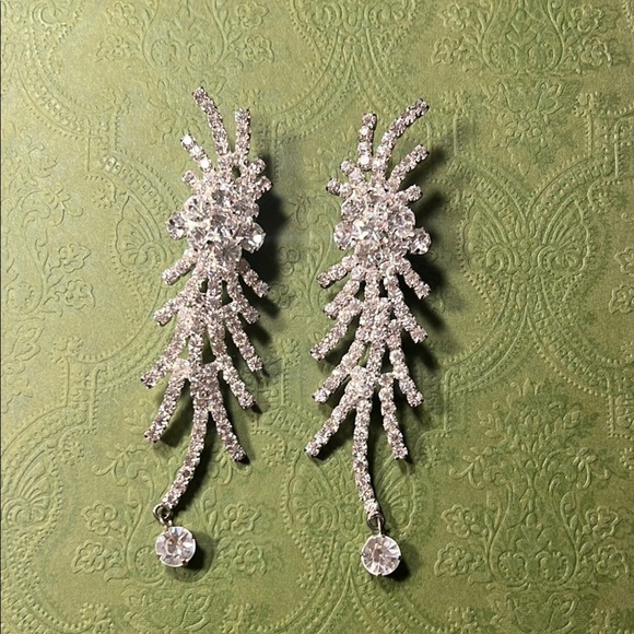 Christine Collection Jewelry - NWT Elegant Silver Crystal Rhinestone Earrings Clip On